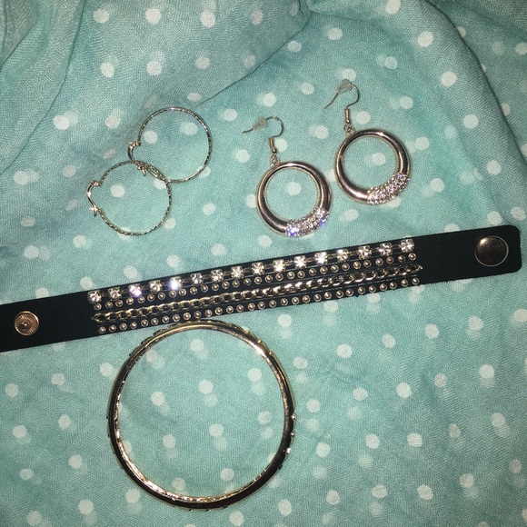 Jewelry - Bundle jewelry